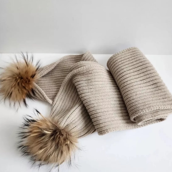 Real fur pom pom knitted oversized wide soft scarf - Picture 7 of 9